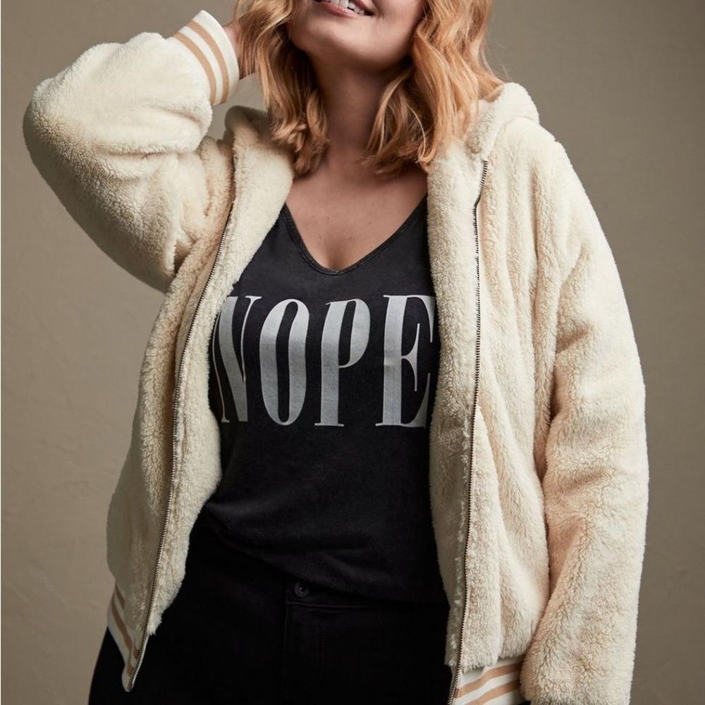 Torrid Cream Plush Faux Fur‎ Bomber Jacket Sz 0/L